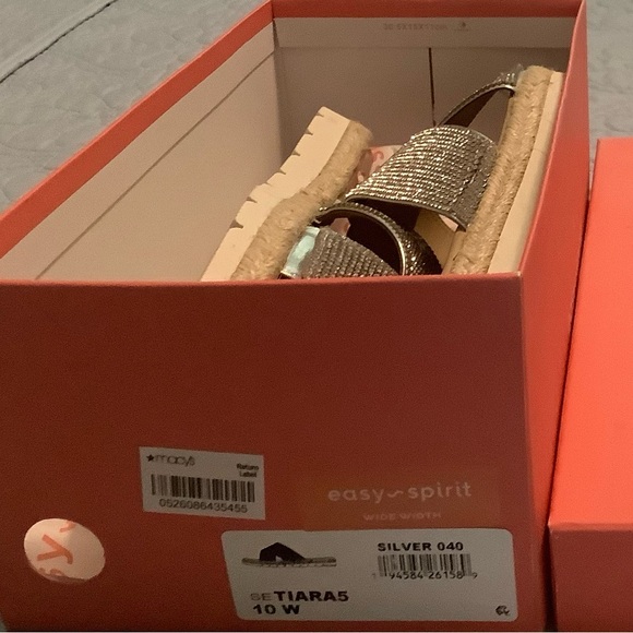 Easy Spirit Silver Sandals - Picture 9 of 9